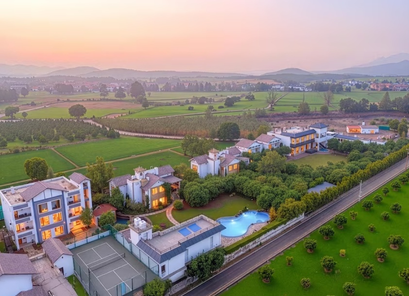 Sterling Quinta Jim Corbett photo 1