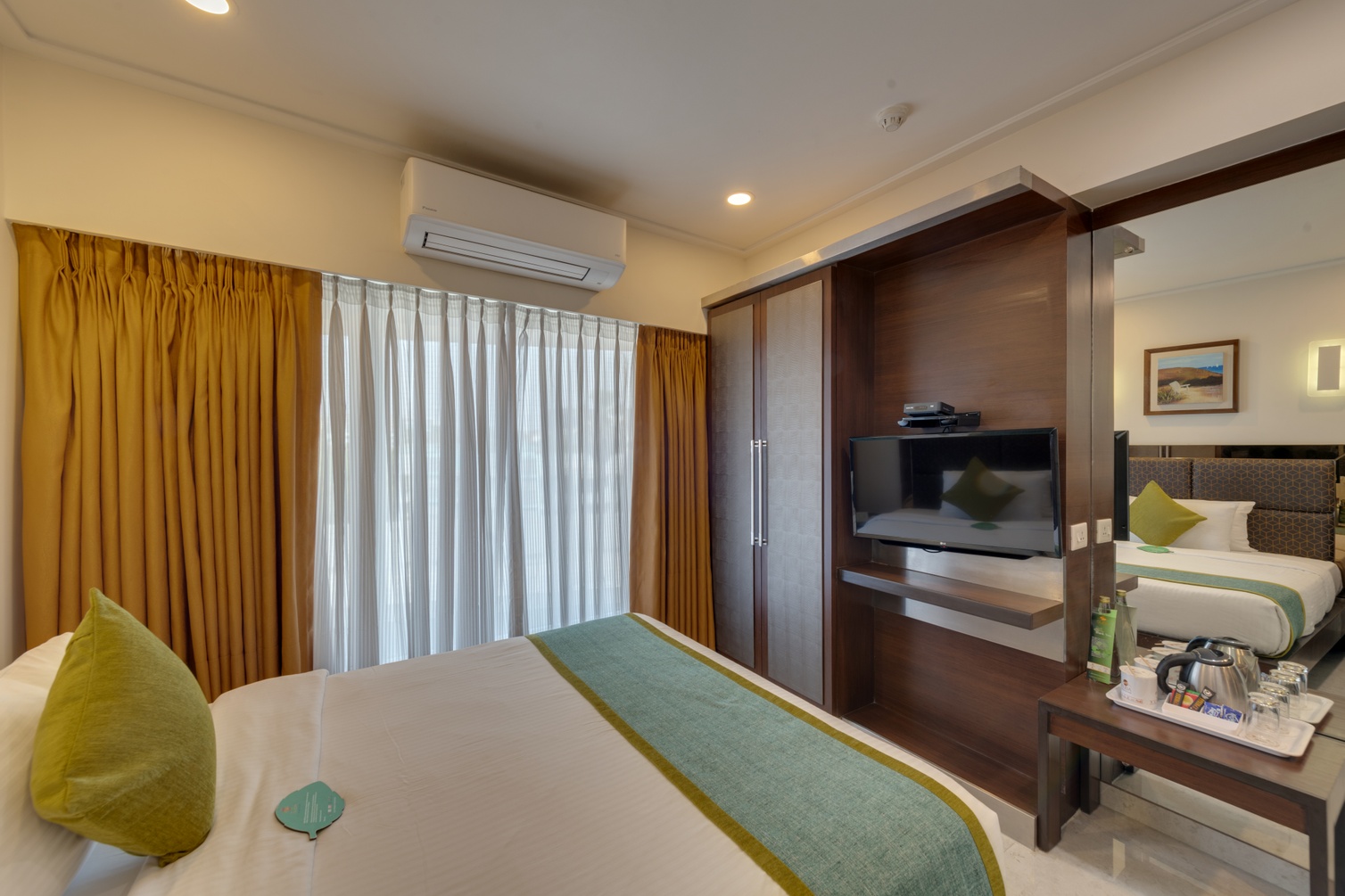 Standard Room at HOTEL SUBA GALAXY MUMBAI - Photo 2