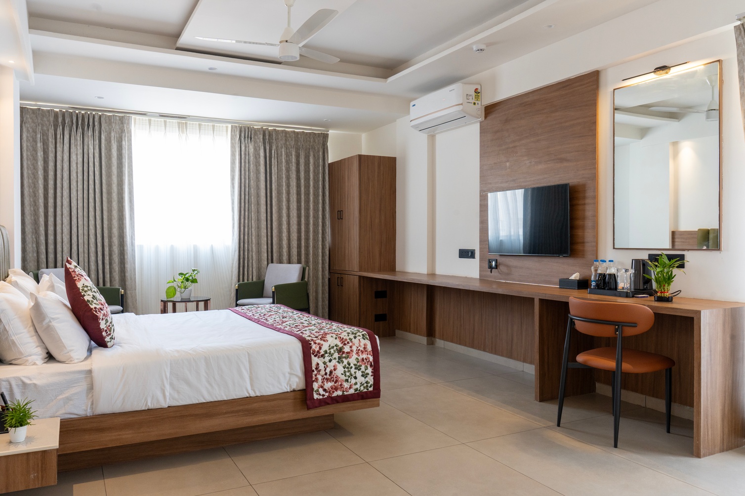 Suite at Rajpath Beacon Hotel Belagavi - Photo 3