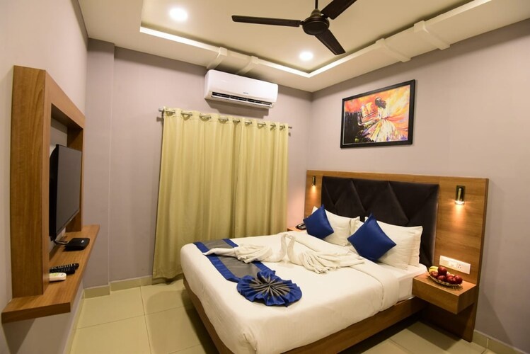 Suite Room at Click Hotel Guwahati - Photo 1