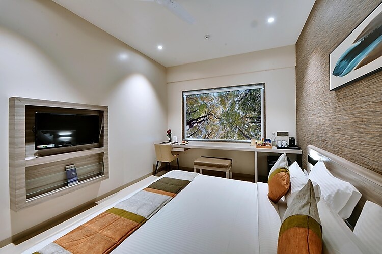 Executive Suite at Click Hotel, Pithampur - Photo 1