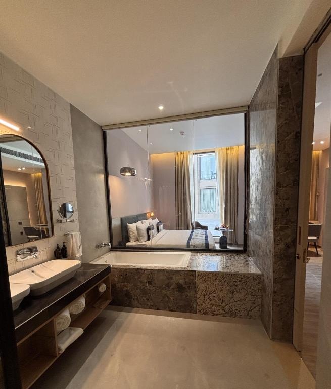 Hazel Suite at Rajawat The Fern - An Ecotel Hotel, Kanpur - Photo 1