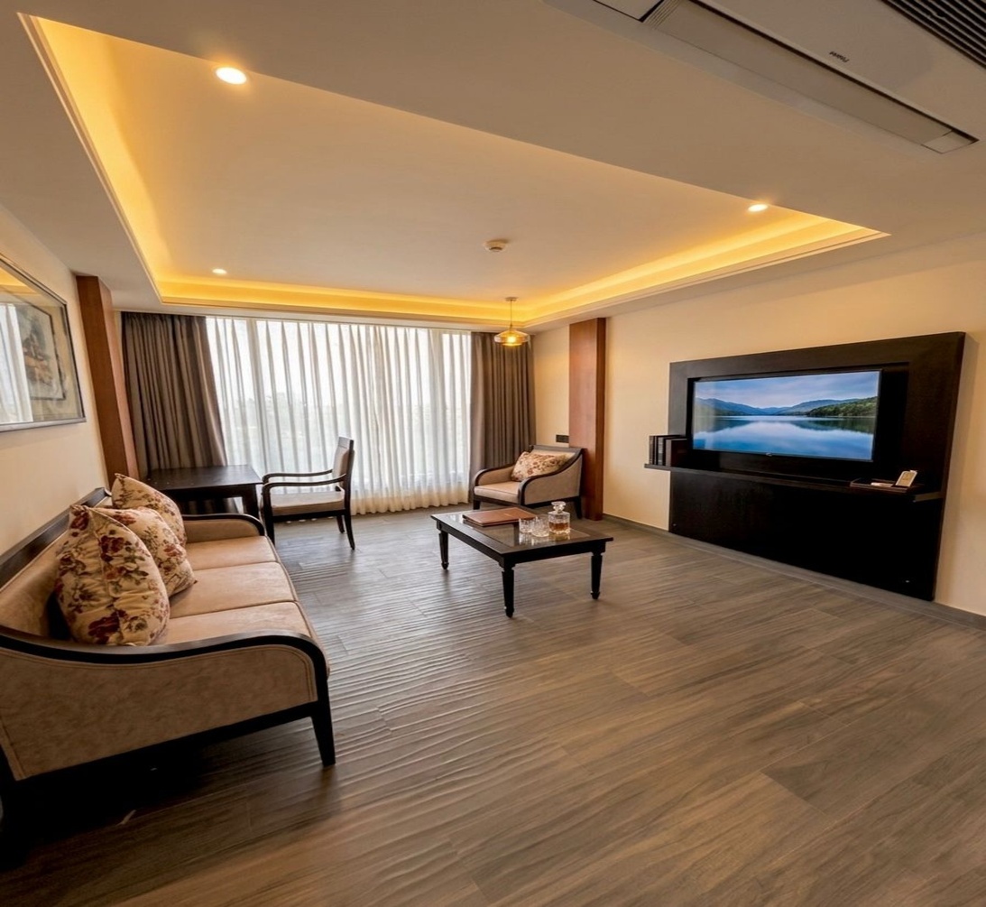 Suite at Comfort Hotel Kishore Azamgarh - Photo 2