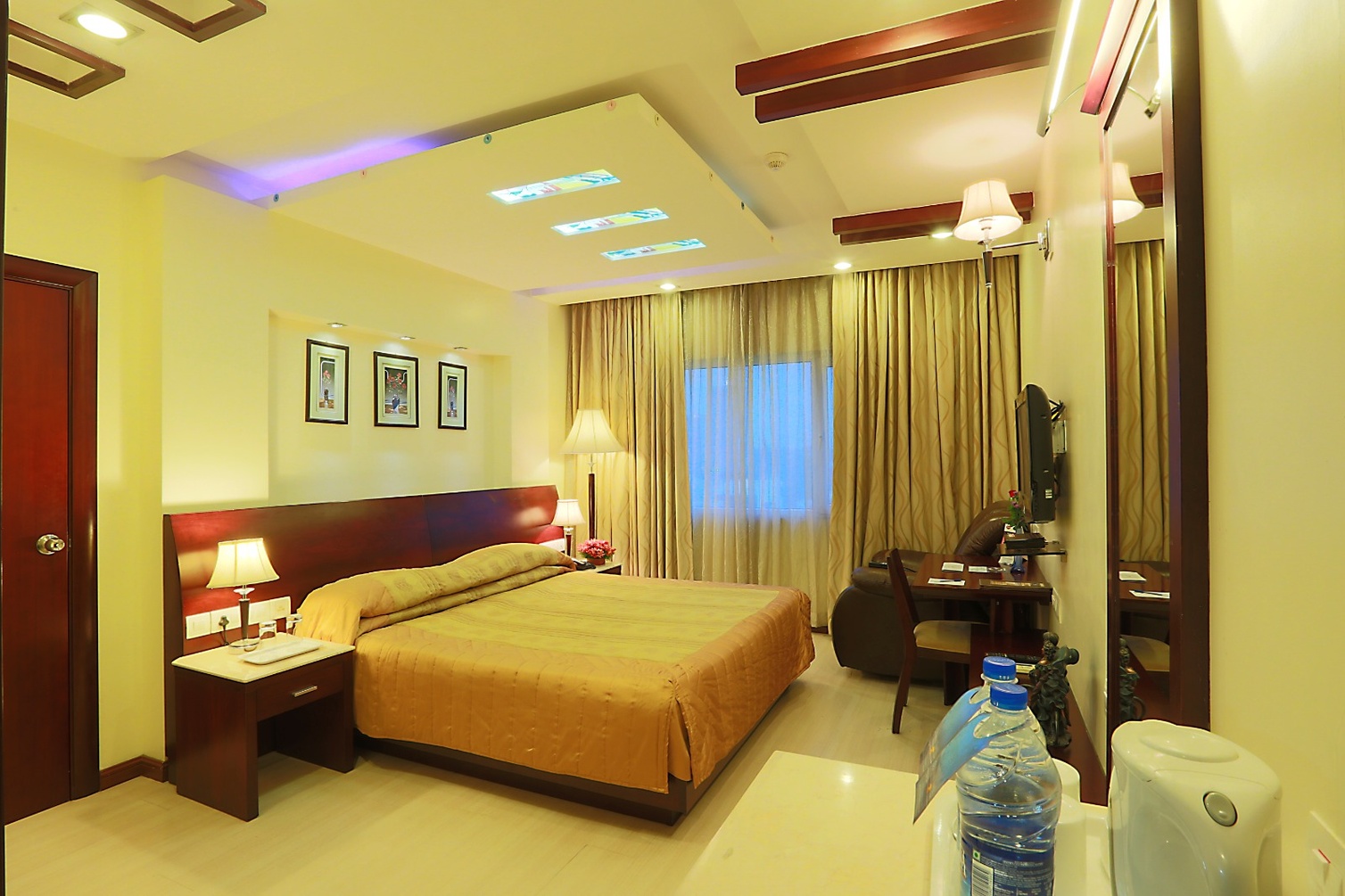 Deluxe Suite at Abhimaani Beacon Hotel Bengaluru, Rajajinagar - Photo 3