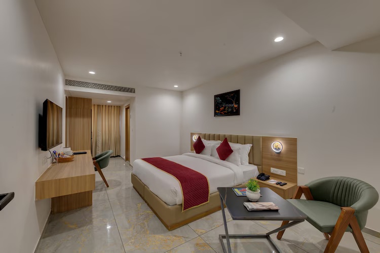 Superior Room at Comfort Inn Sapphire Chandkheda, Ahmedabad - Photo 1