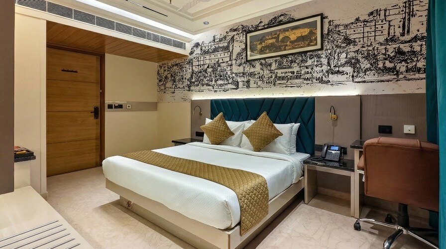 Superior Room at Nanak Niwas Beacon New Delhi, Paharganj - Photo 1