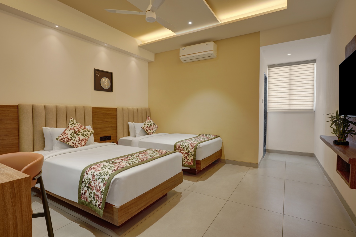 Superior Room at Rajpath Beacon Hotel Belagavi - Photo 2