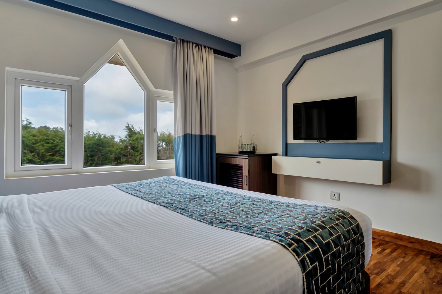 2 Bed Room Family Suite With Balcony at Sterling Ooty Elk Hill - Photo 3