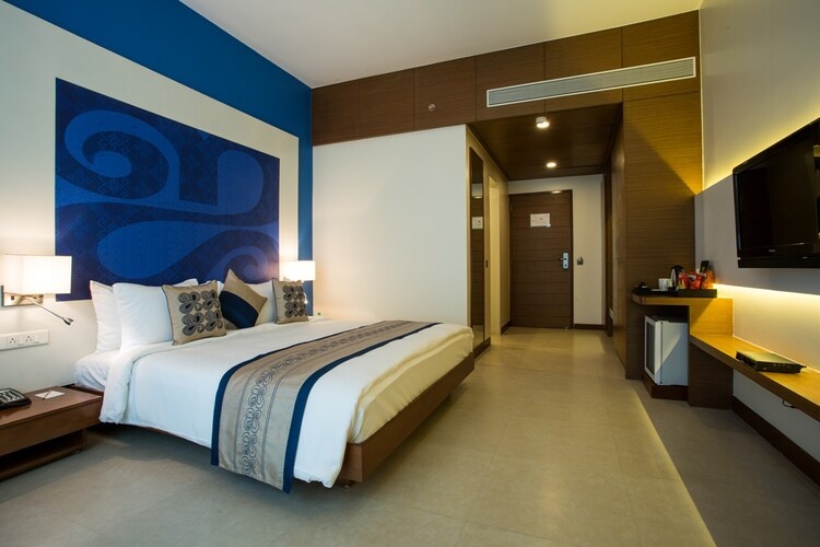 The Fern Club Room at The Fern Residency, Chembur, Mumbai - Photo 1