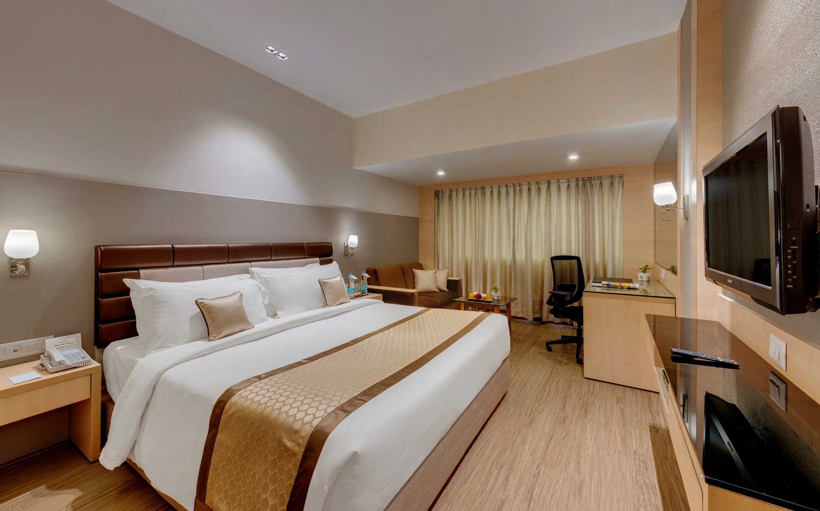 Winter Green Room at The Fern Residency Chhatrapati Sambhaji Nagar - Photo 1
