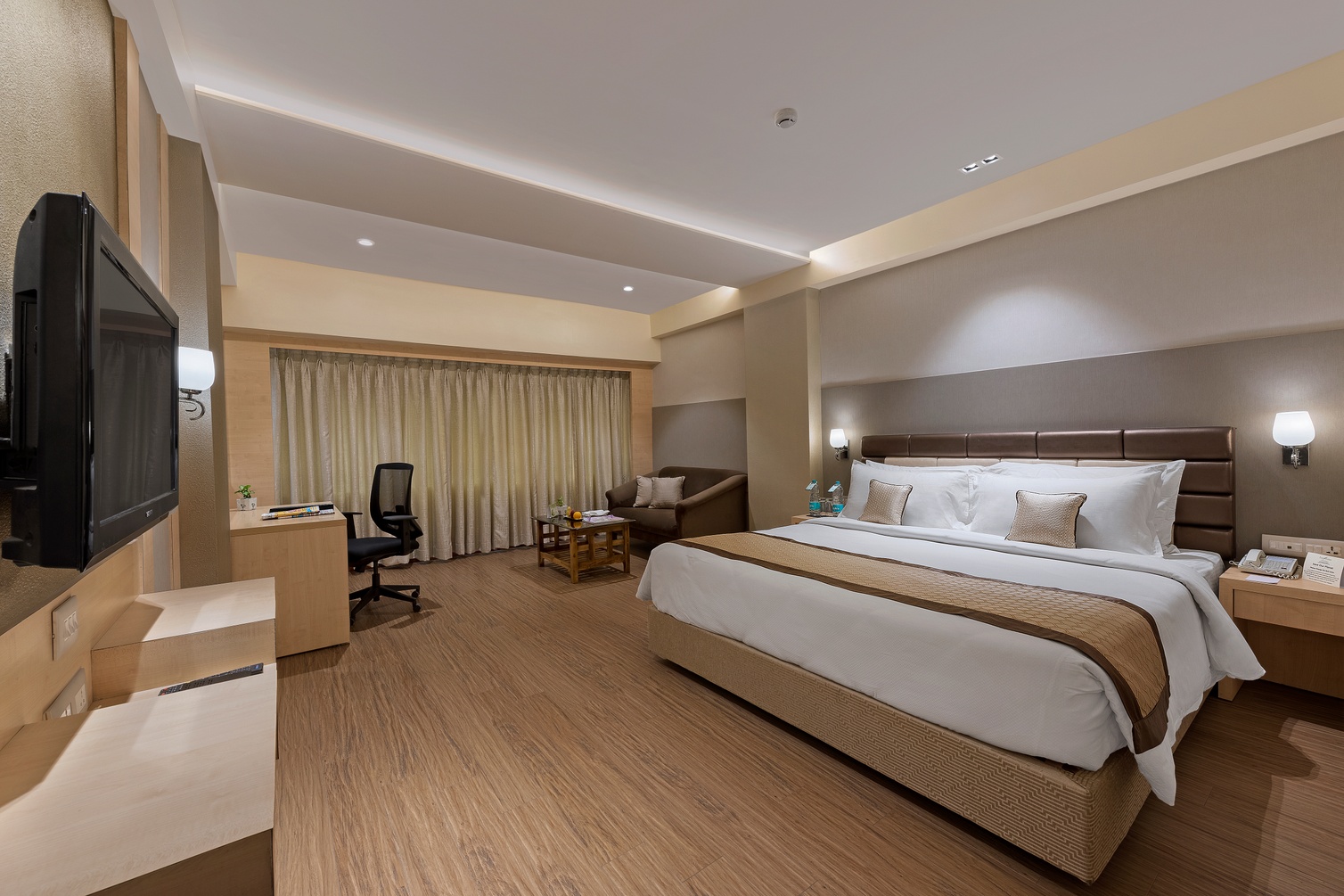 Winter Green Room at The Fern Residency Chhatrapati Sambhaji Nagar - Photo 3