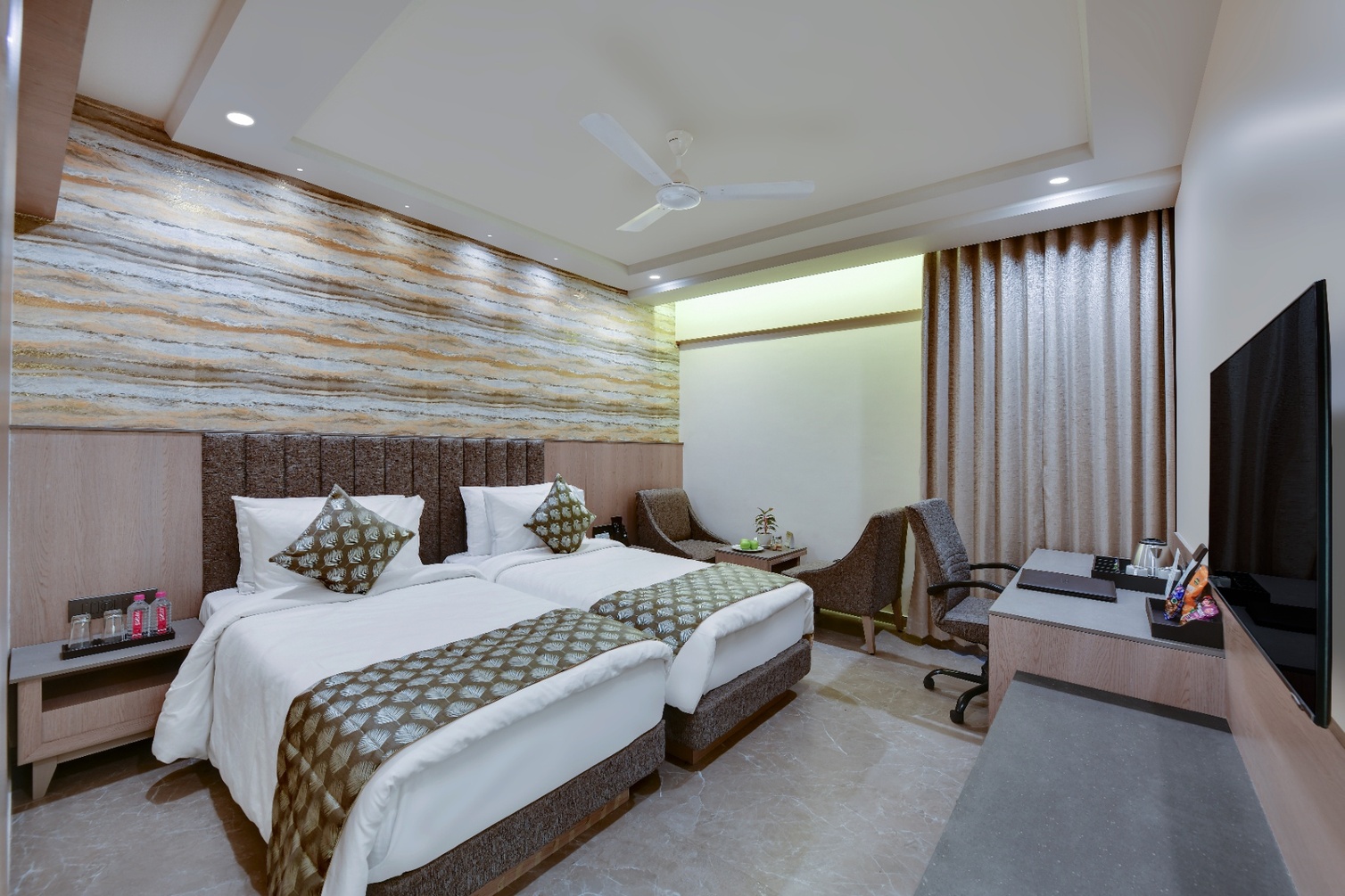 Winter Green Room, 2 Twin Rooms at The Fern Residency Ellisbridge Ahmedabad - Photo 1