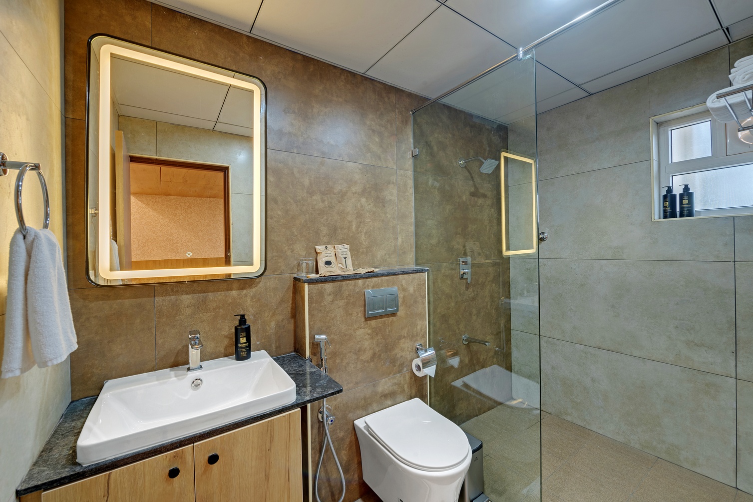 Club Room at Quality Inn Bhavishya - Photo 3