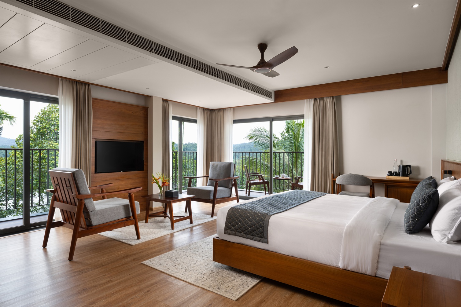 Waterfront Suite with Balcony at Sterling Lontano Waterfront - Wayanad - Photo 3