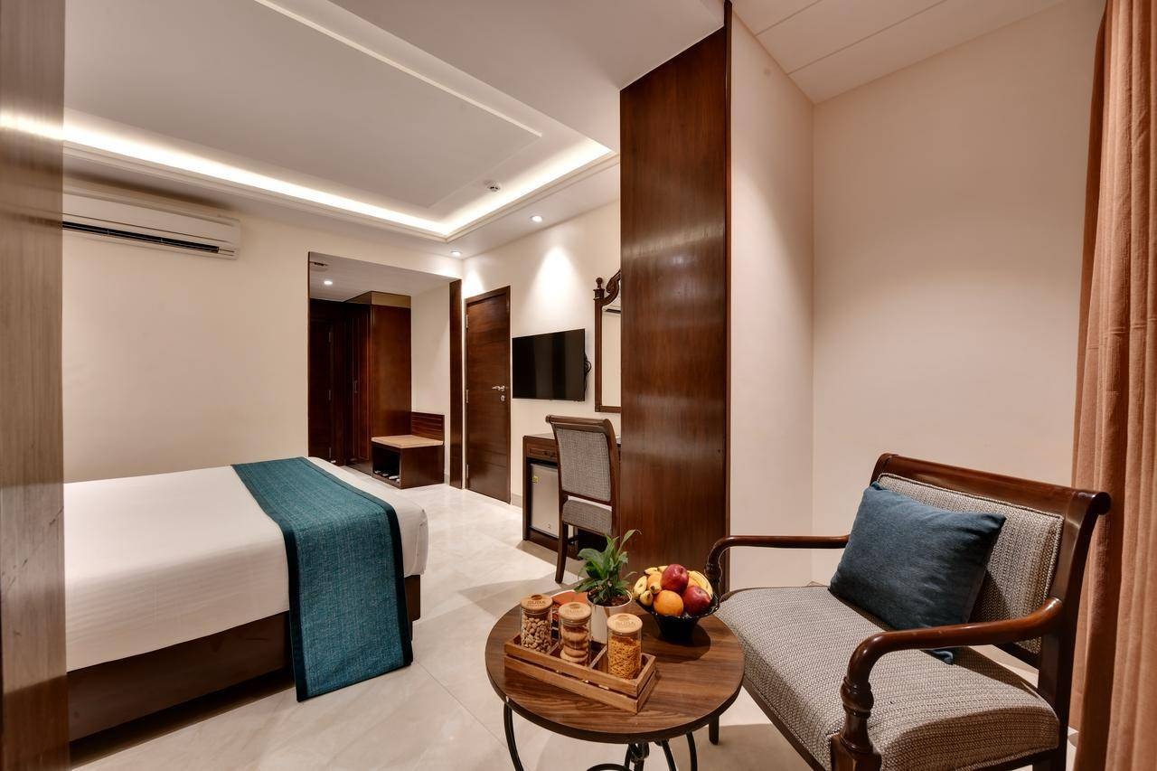 Premium Room at Hotel Suba Palace Mumbai - Photo 2