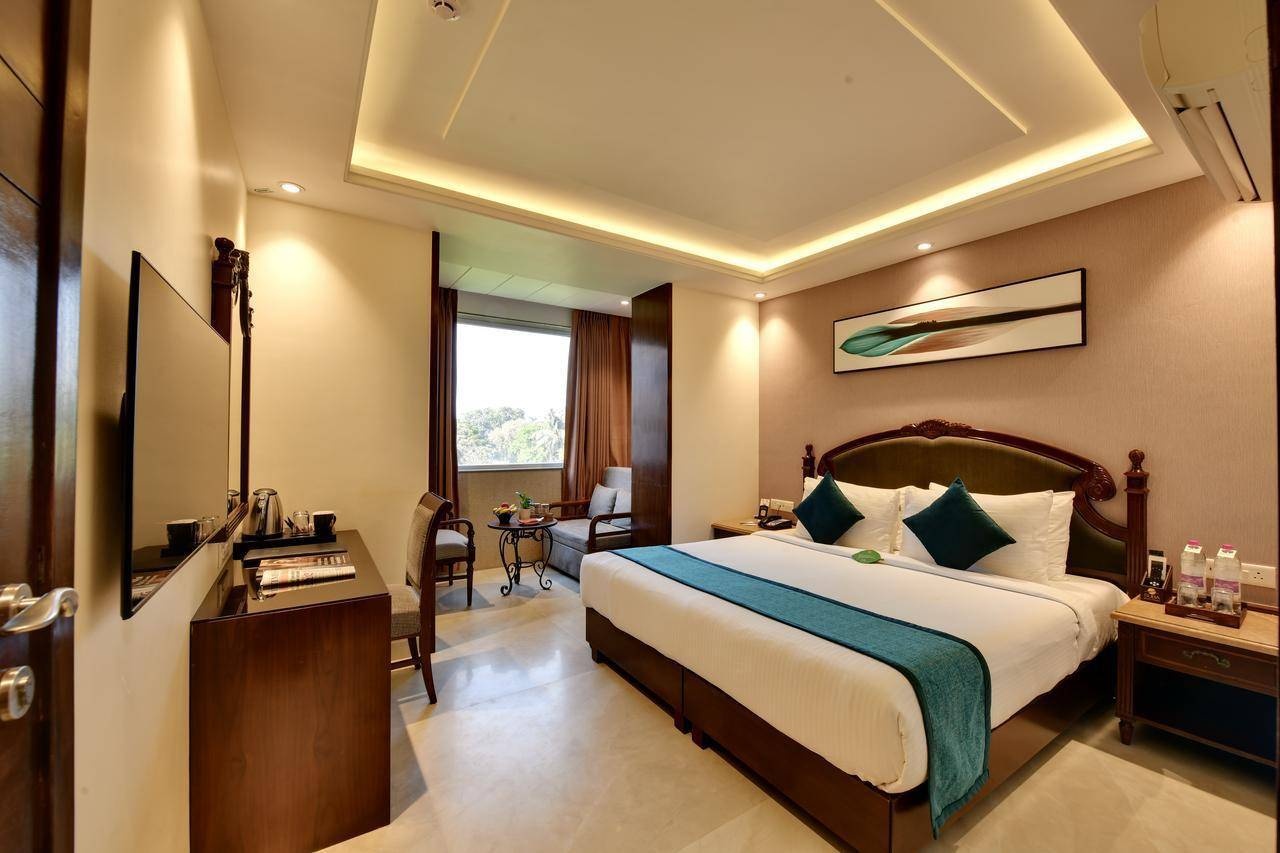 Premium Room at Hotel Suba Palace Mumbai - Photo 1
