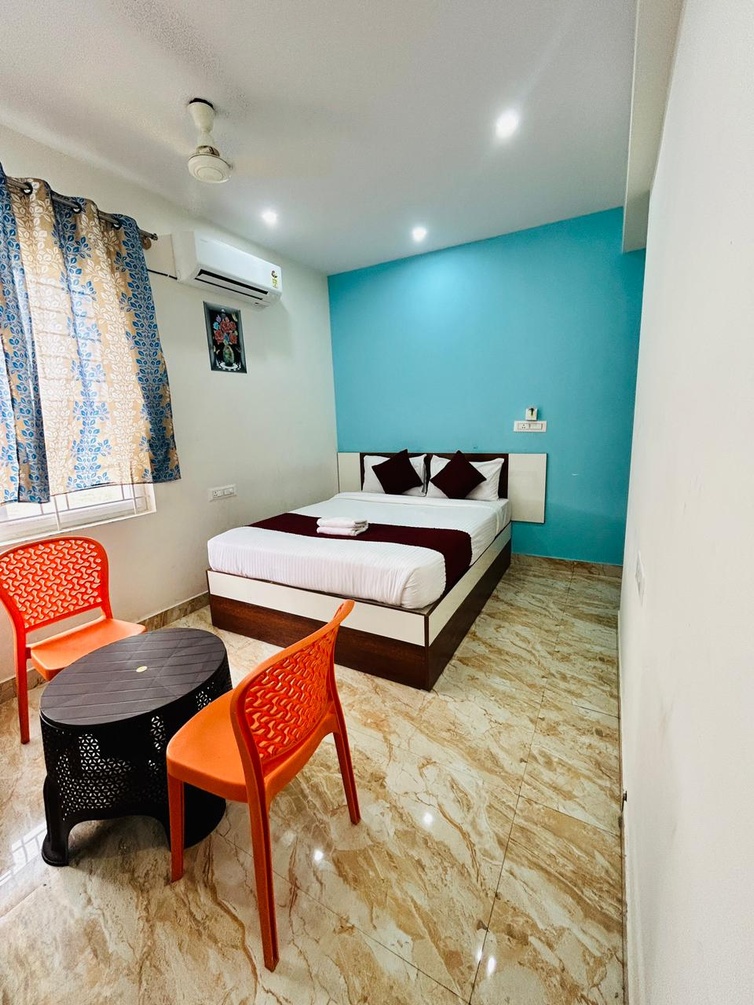 S K Comforts Rooms photo 4