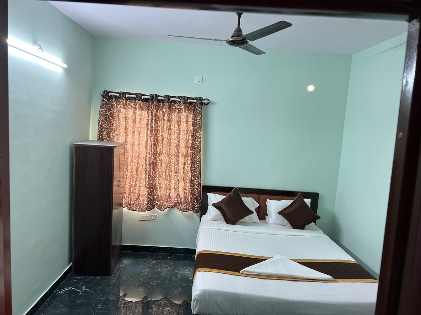 HOTEL M R HAPPY STAY IN photo 6