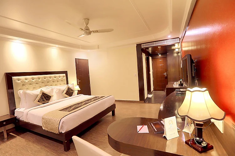 Winter Green Room at The Fern Residency, Haridwar - Photo 1