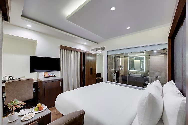 Winter Green Room, 1 King Bed at The Fern Residency Ellisbridge Ahmedabad - Photo 1