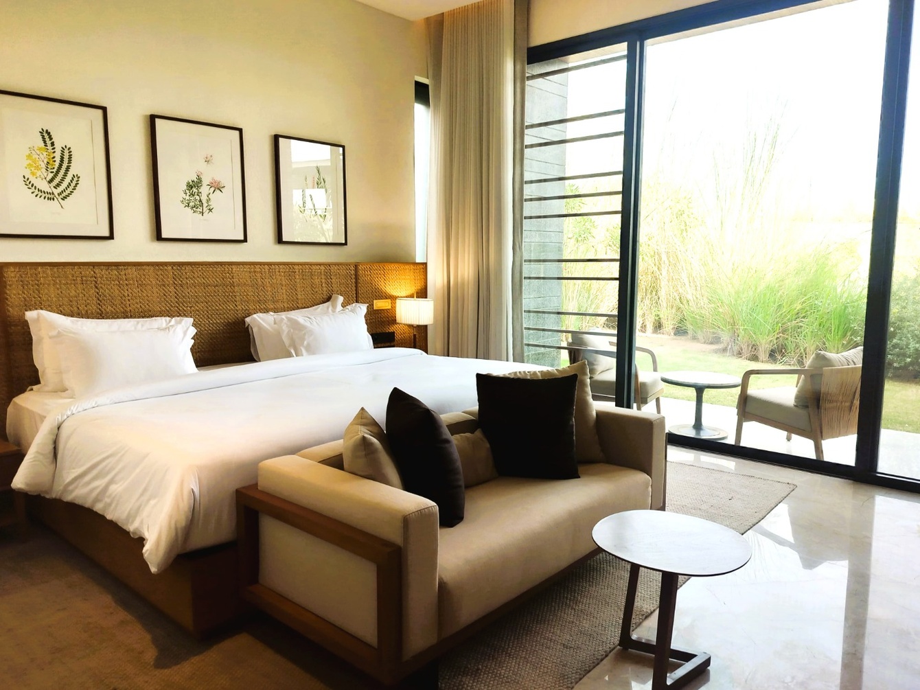 Zuper DeluxZ Room at MYSA Zinc Journey by The Fern, Nani Devati, Gujarat - Photo 1