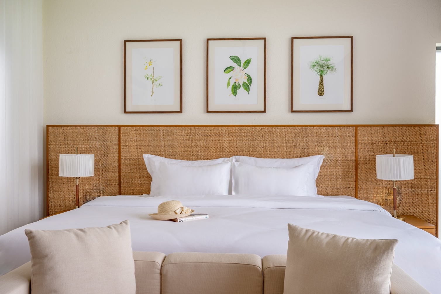 Zuper DeluxZ Golf-View Room at MYSA Zinc Journey by The Fern, Nani Devati, Gujarat - Photo 2