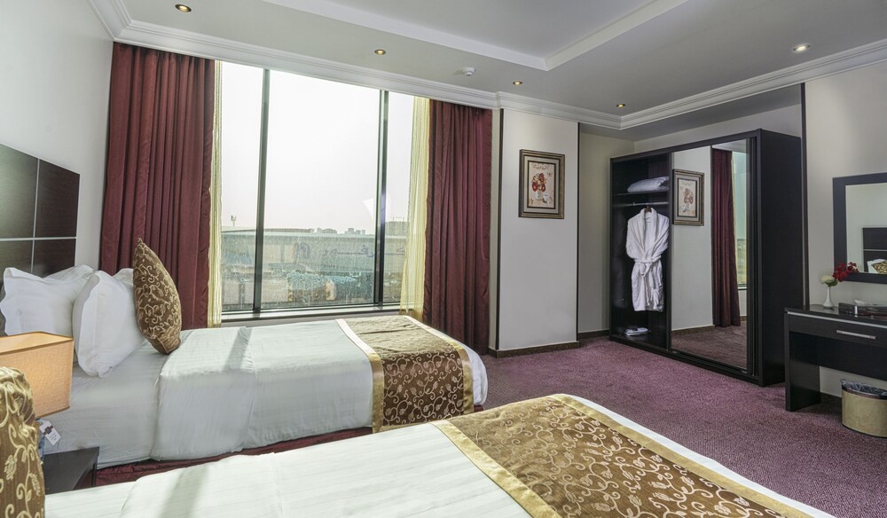 Prince Two-Bedroom Apartment at Platinum Seventy - Photo 3