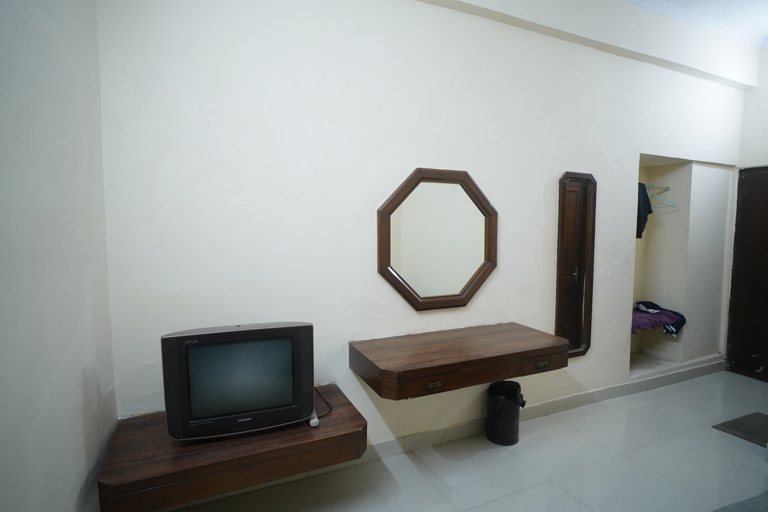 A/C at HOTEL SHIRAZ - Best Hotel | Restaurant | Top Bakery in Bhadohi - Photo 2