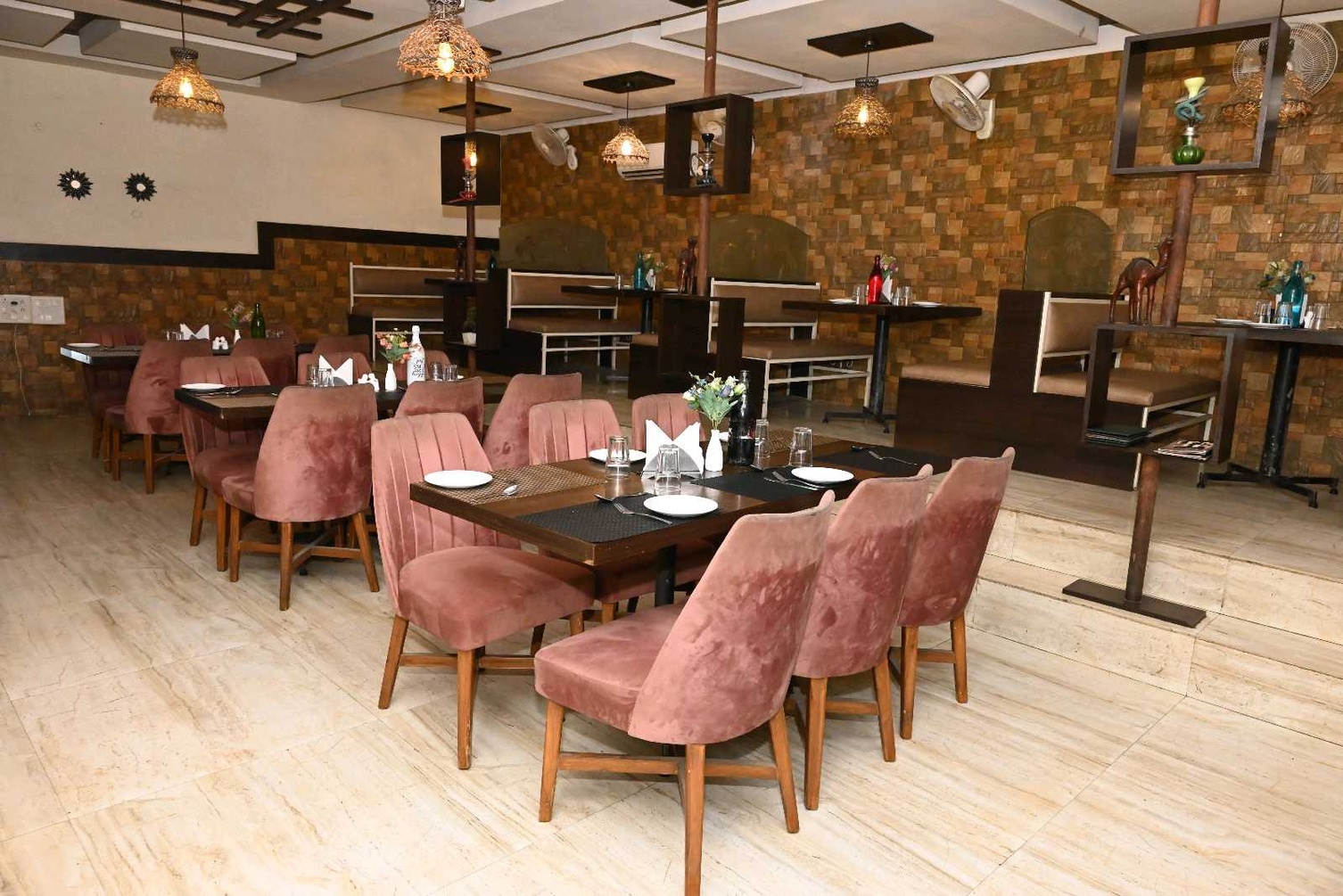 HOTEL SHIRAZ - Best Hotel | Restaurant | Top Bakery in Bhadohi photo 4
