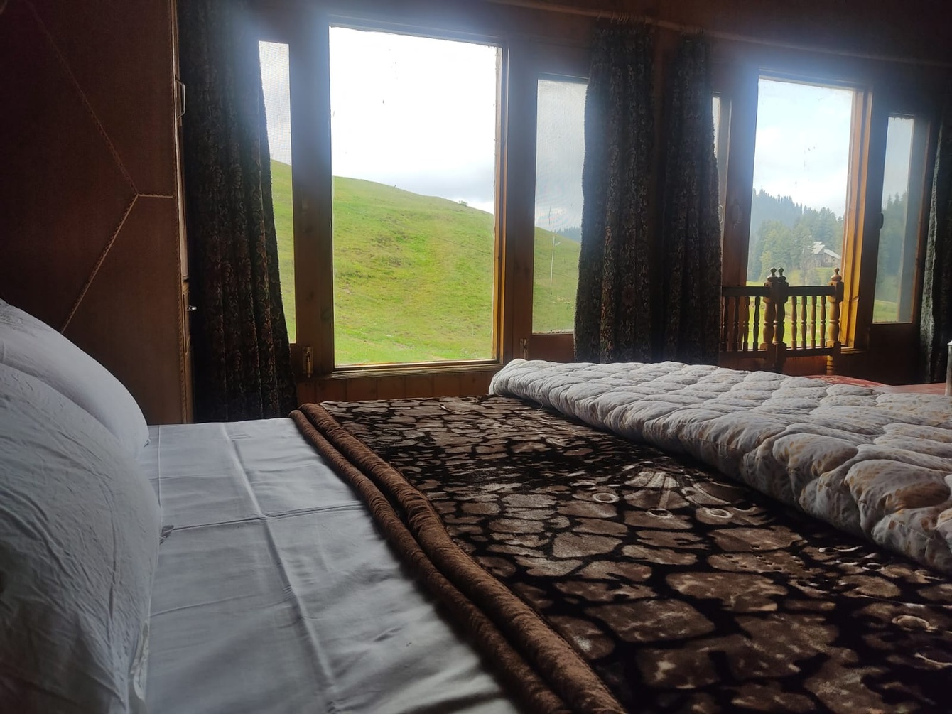 Roseland Cottage Gulmarg photo 7