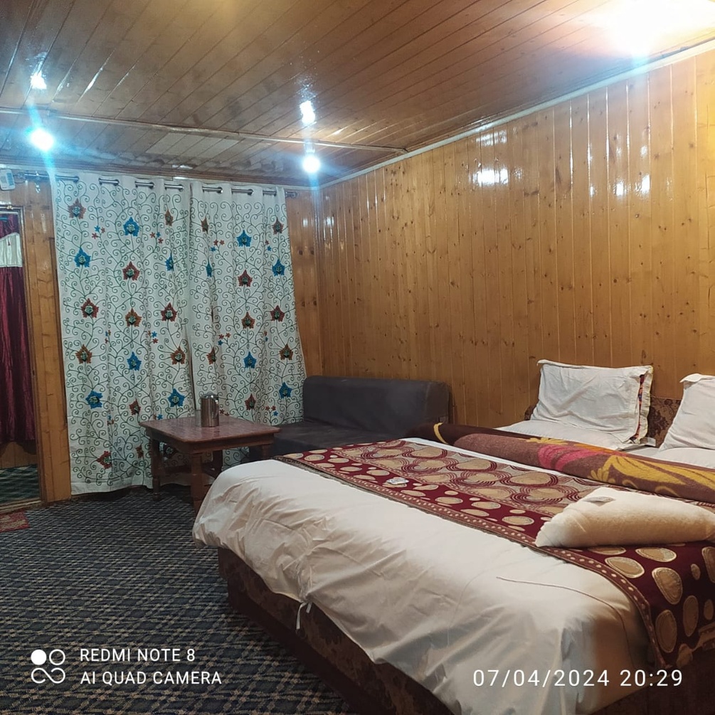 Roseland Cottage Gulmarg photo 5