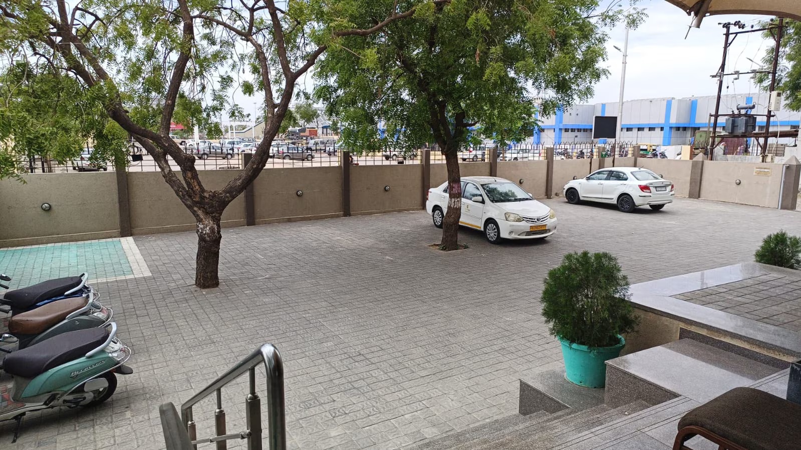 Click Hotel Bhuj photo 4
