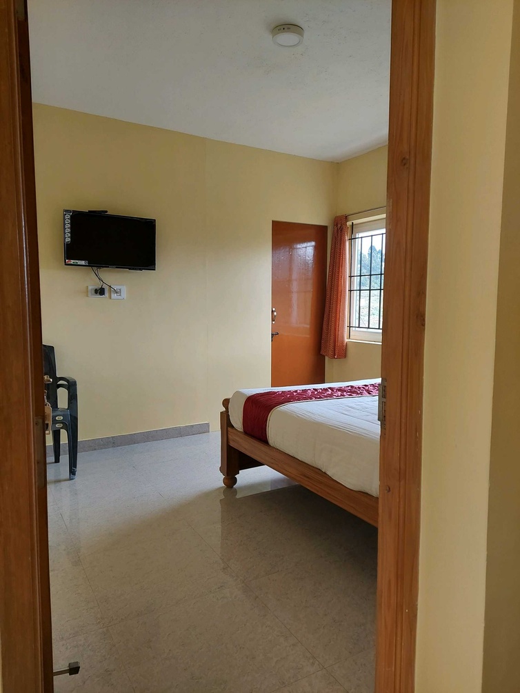 DELUXE HILL VIEW at JRS INN, KODAIKANAL - Photo 2