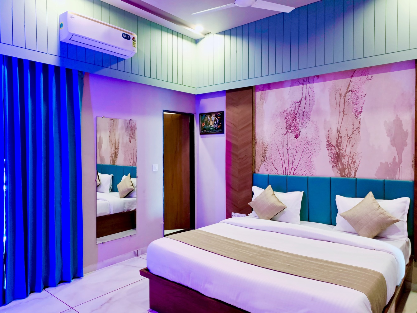 family room at Hotel vinayak A/C Rooms - Photo 2