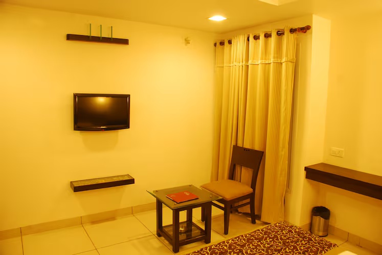 Deluxe Room at Grand Ashirwad Beacon Hotel, Bhopal - Photo 2