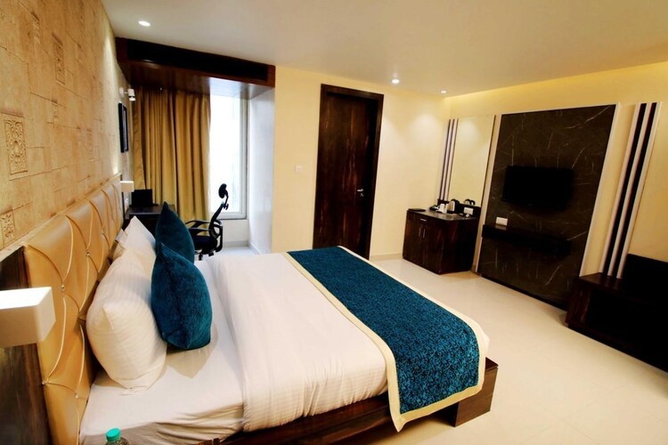 Executive Room at Pinnacle by Click Hotels - Photo 2