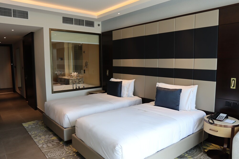 Premium Twin Room With Balcony-Burj Khalifa View at Ramee Dream Hotel Downtown - Photo 3