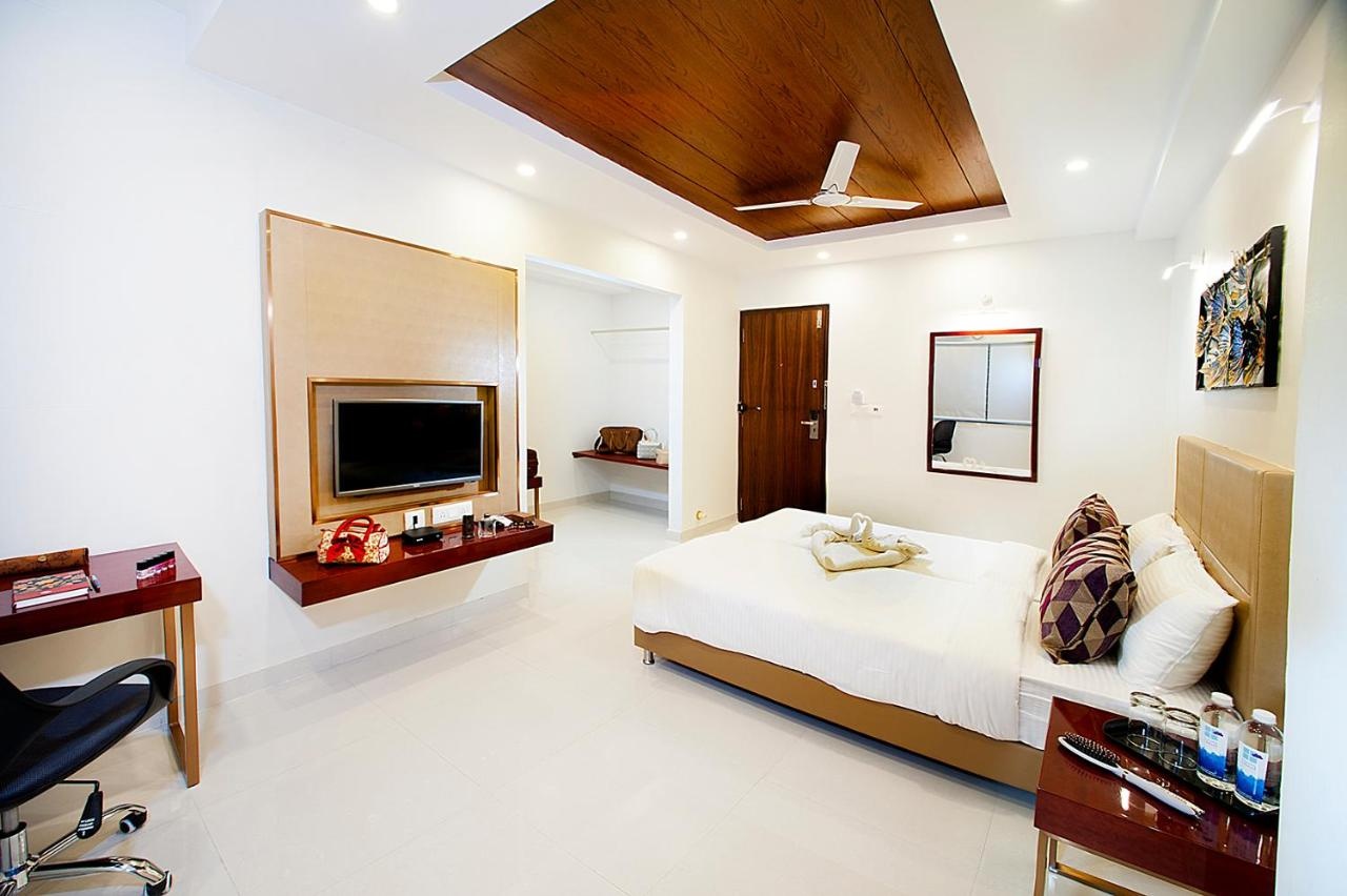 Standard Single Room at Raj Residency - Photo 3