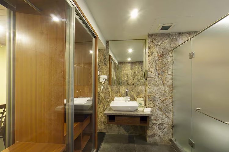 Hazel Suite at The Fern Residency, Mundra - Photo 3
