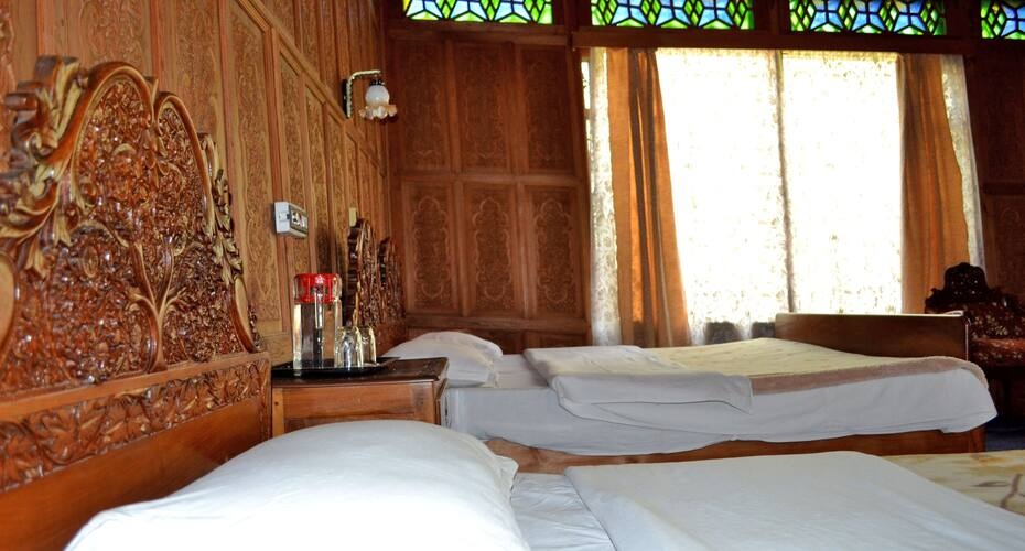 Classic Room at De-Laila Houseboats by Sterling - Photo 2