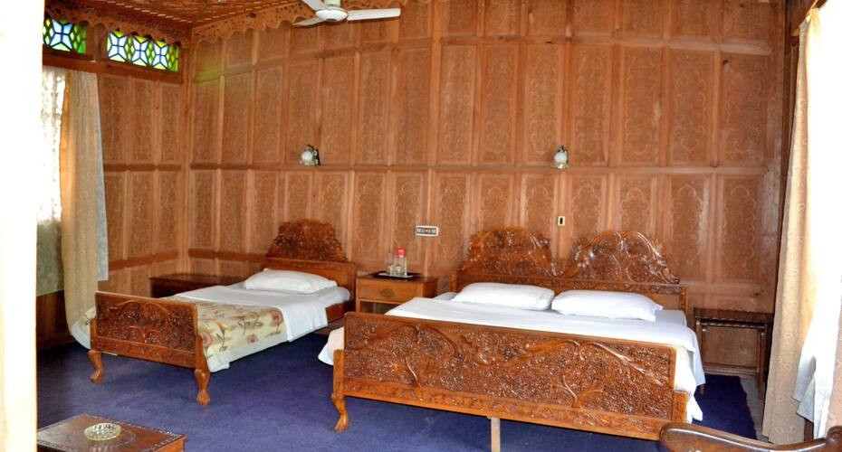 Classic Room at De-Laila Houseboats by Sterling - Photo 3