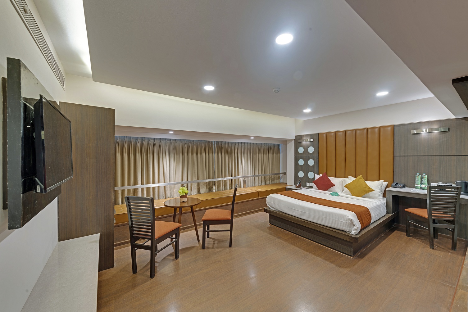 Premium Room at Comfort Inn Metropolis Mumbai - Photo 3