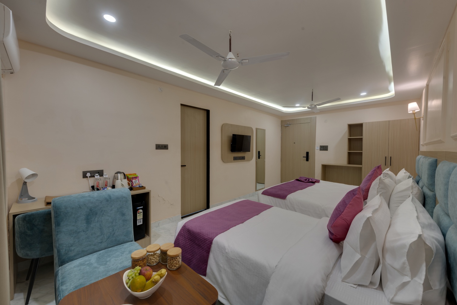 Superior Room at Click Collection Ayodhya - Photo 1