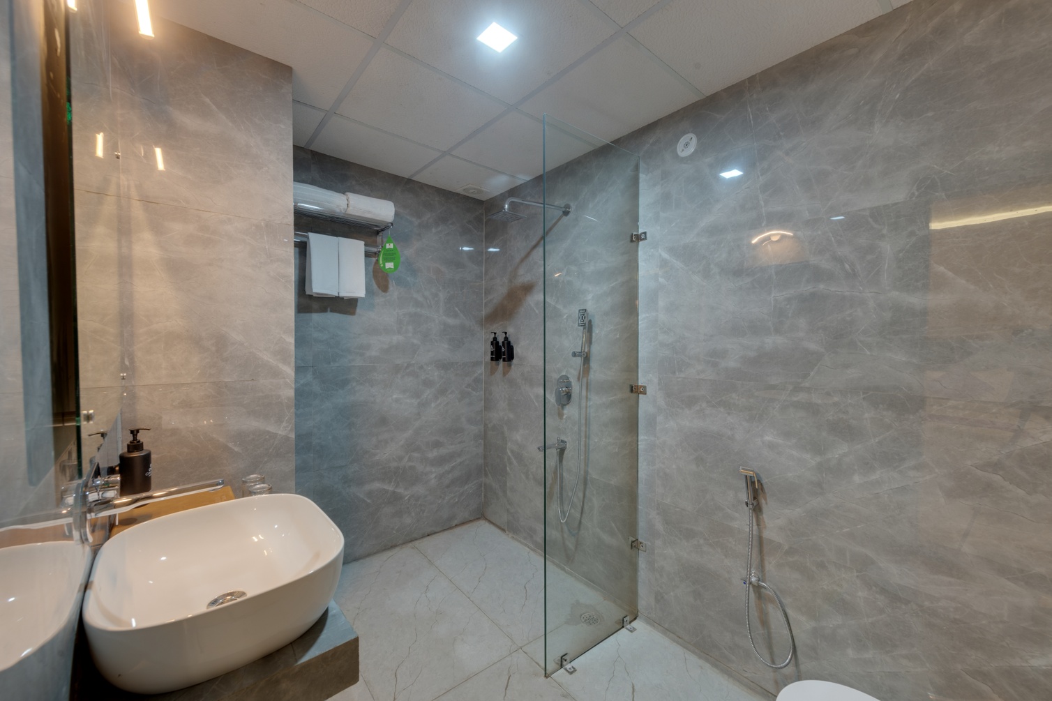 Premium Room at Click Collection Ayodhya - Photo 3