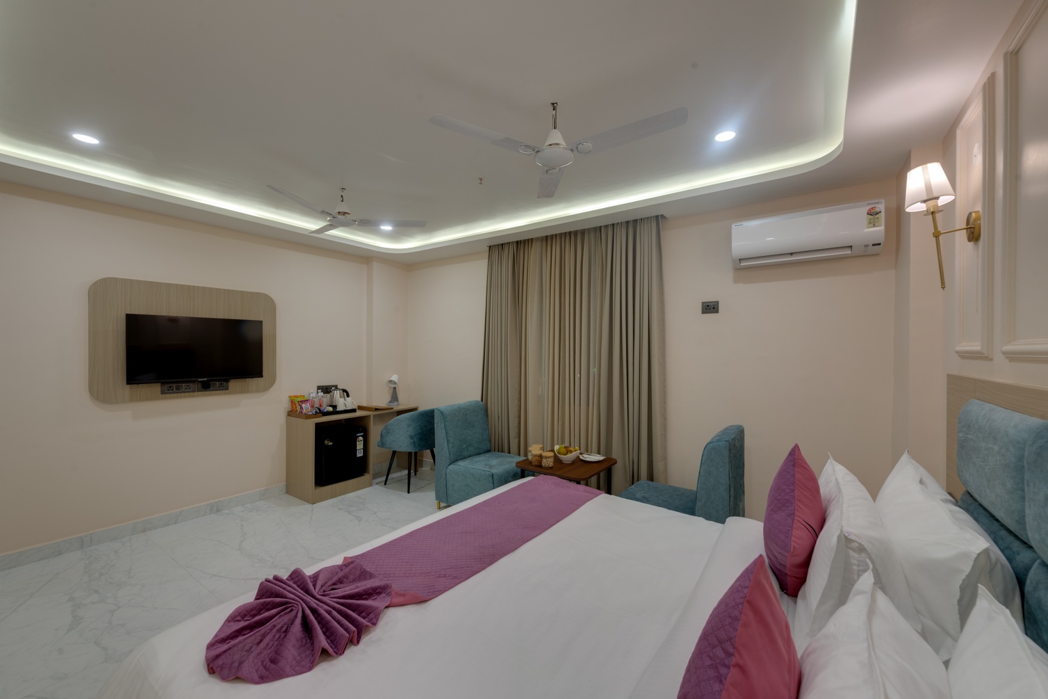 Premium Room at Click Collection Ayodhya - Photo 2