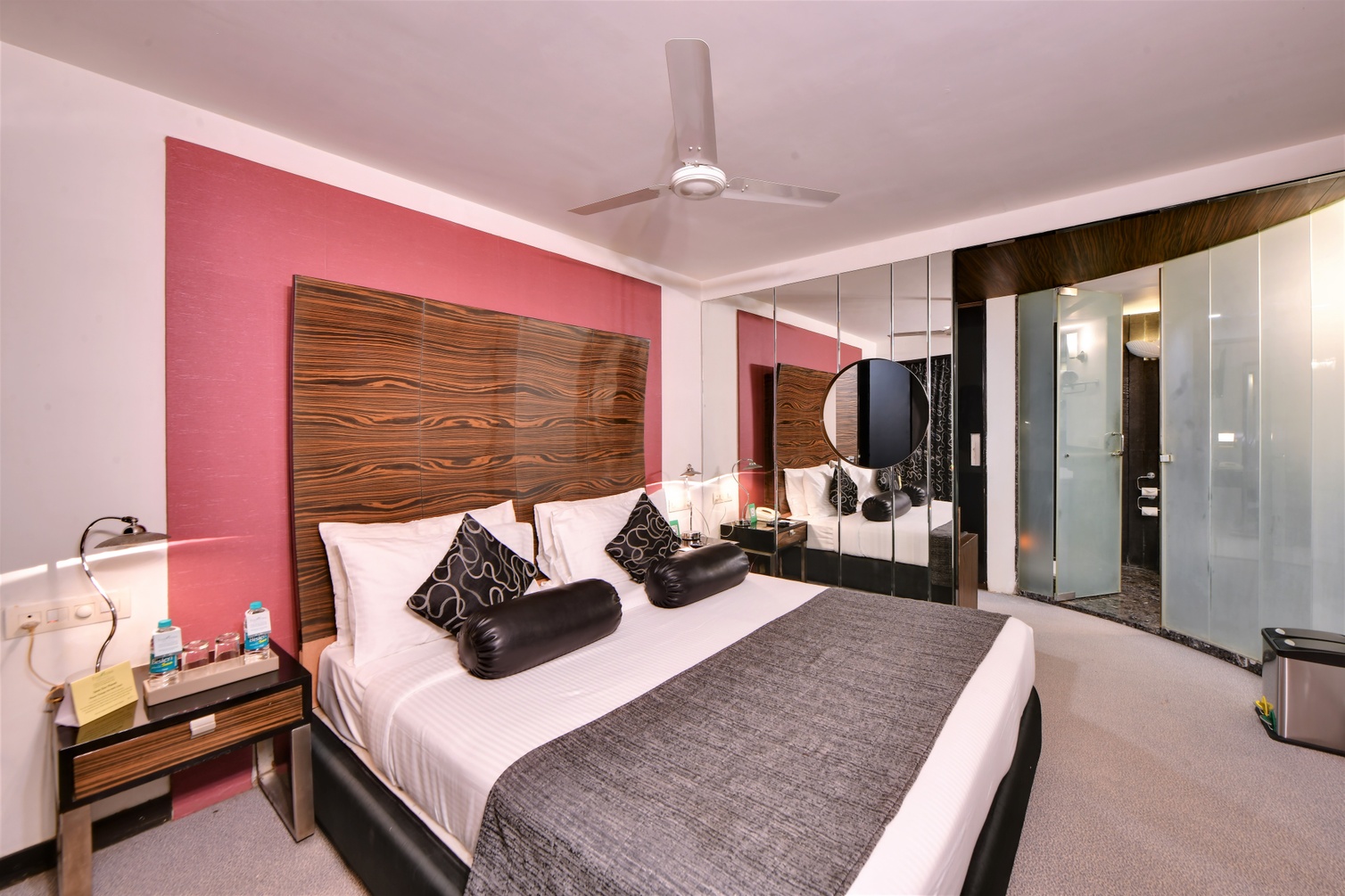 Hazel Suite, 1 King Bed at The Fern Residency, Subhash Bridge, Ahmedabad - Photo 2