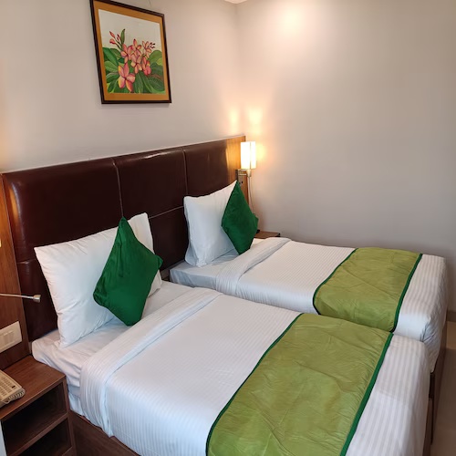 Superior Room at The Beacon Hotel, Vadodara - Photo 3