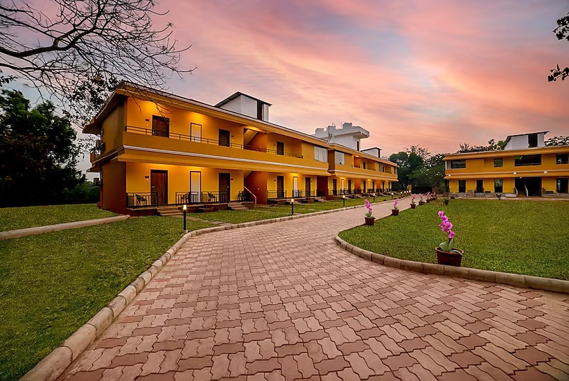 Sterling Karwar photo 1
