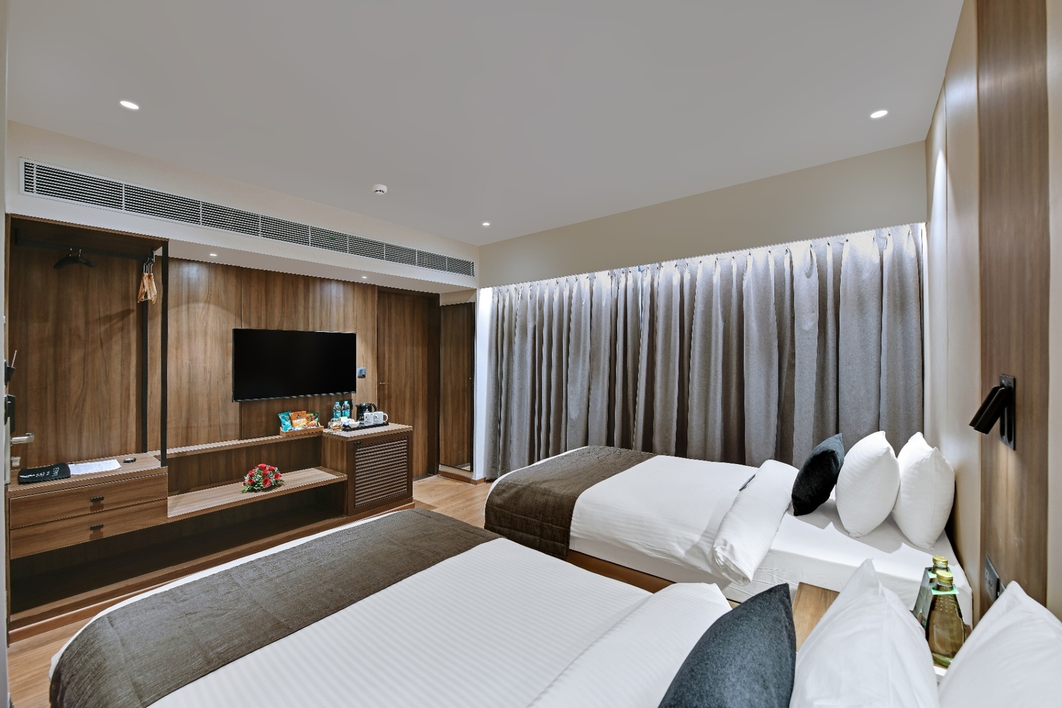 Executive Twin Room at Hotel Suba Star Ahmedabad - Photo 2