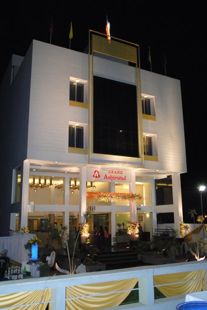 Grand Ashirwad Beacon Hotel, Bhopal photo 1